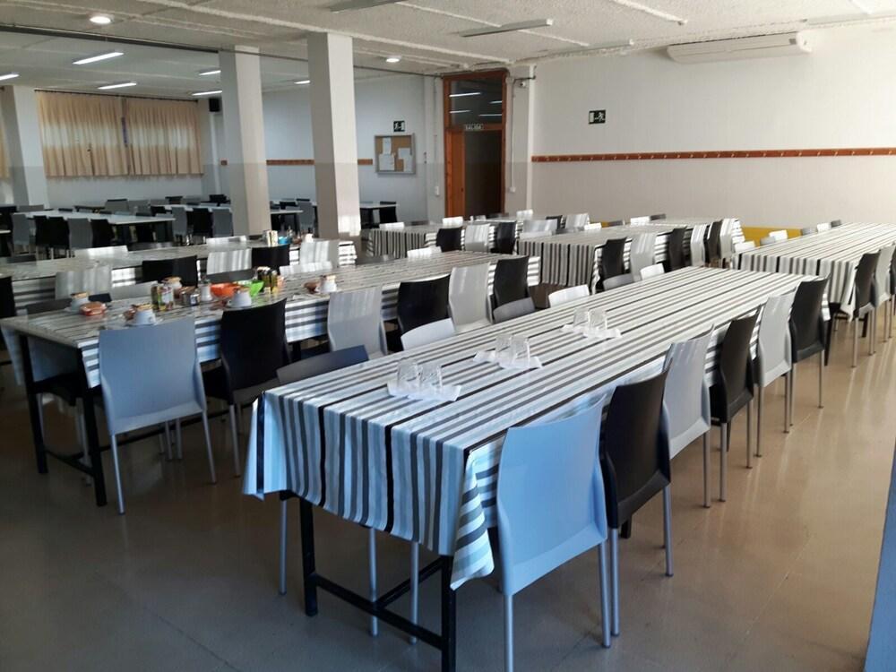Residencia Albergue Jaca Eksteriør bilde