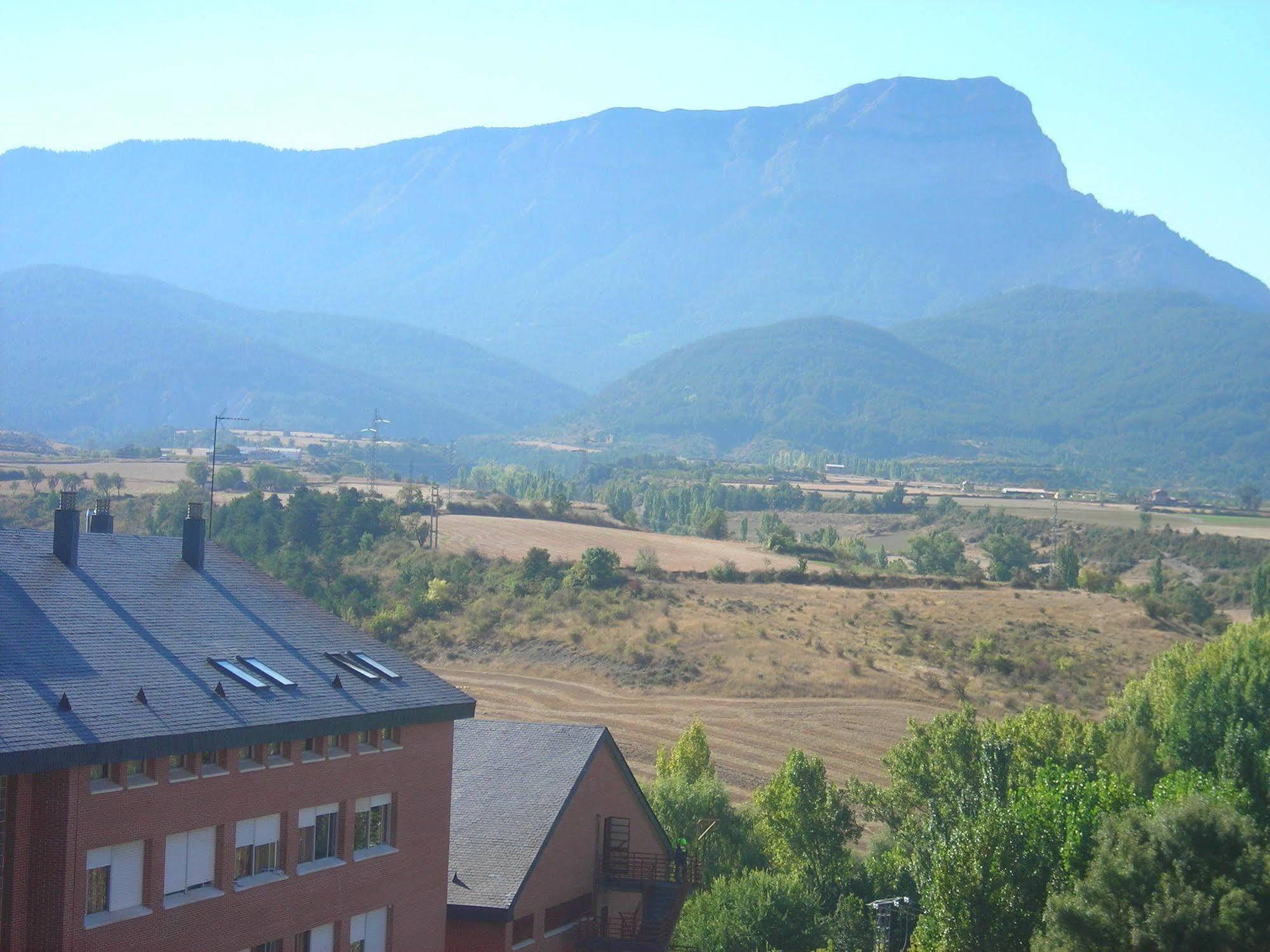 Residencia Albergue Jaca Eksteriør bilde